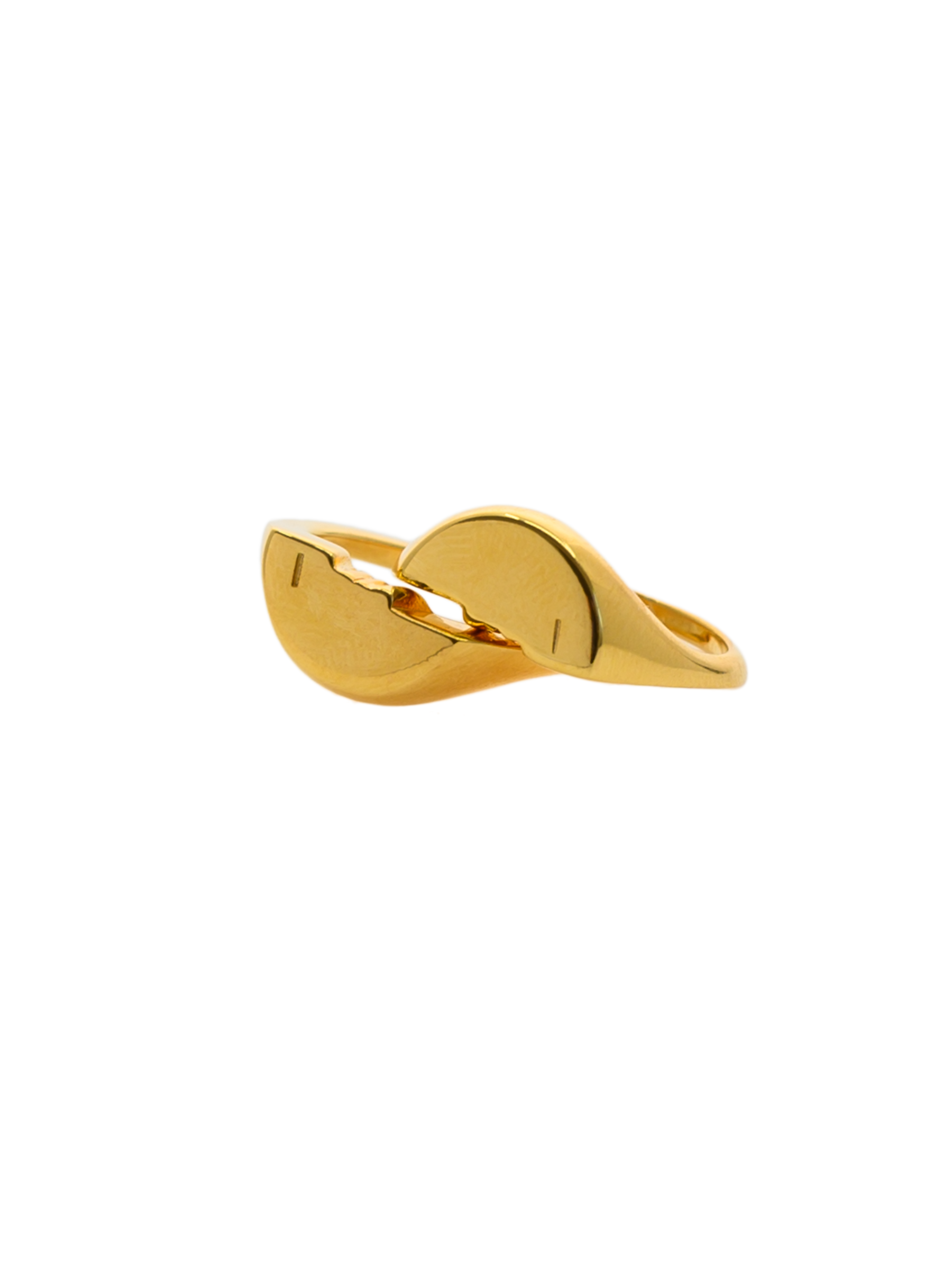 The Embrace Ring // Golden