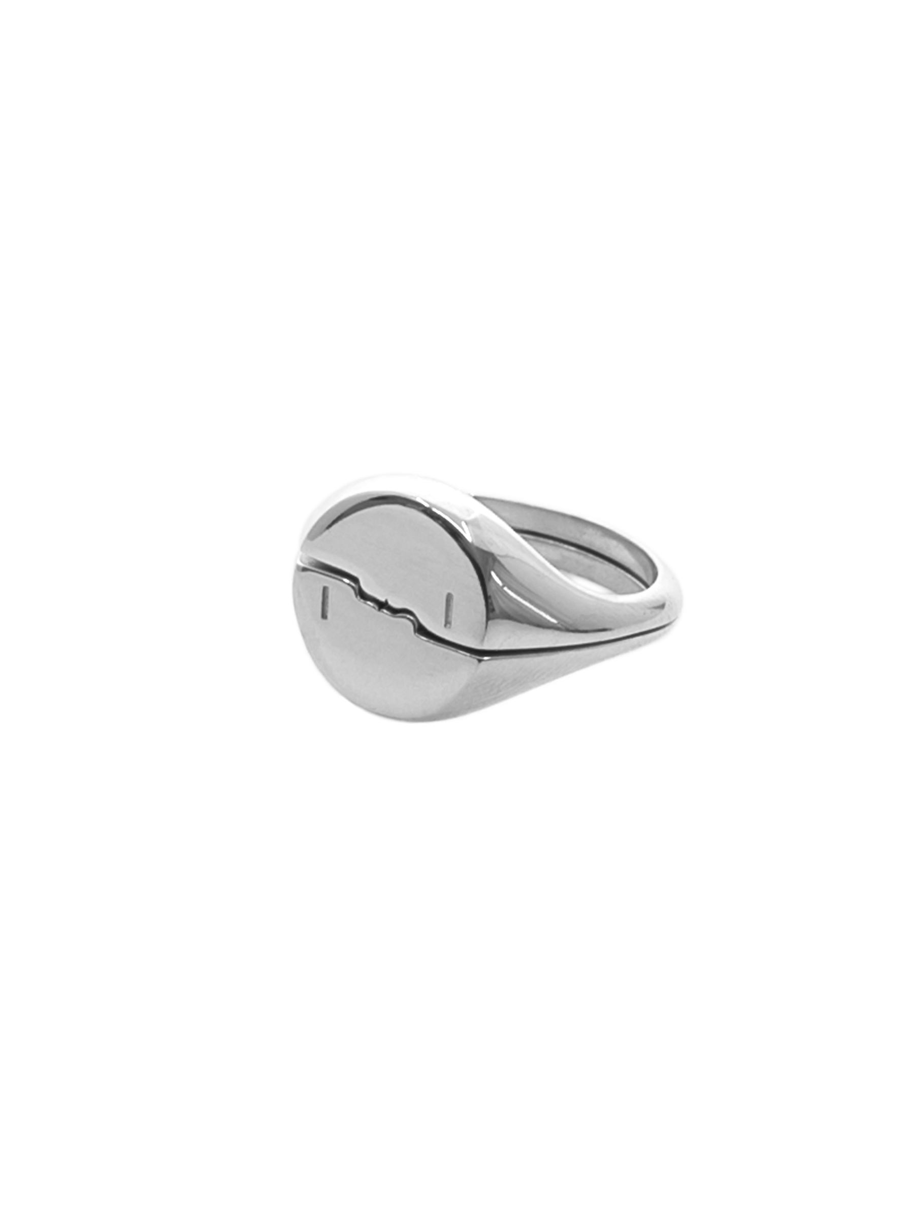 The Embrace Ring // Silver